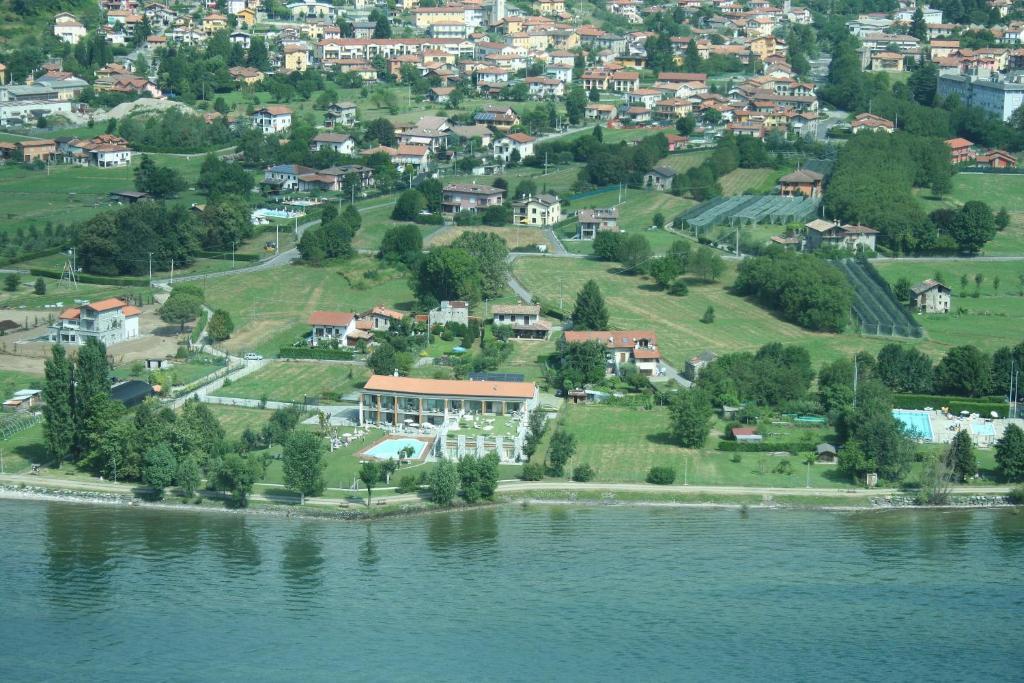 Tullio Hotel Gravedona Bagian luar foto
