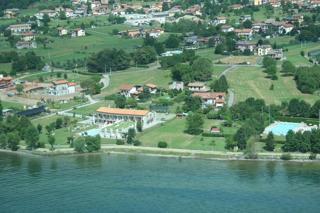 Tullio Hotel Gravedona Bagian luar foto